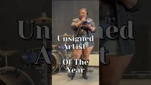 Charis-Jones-Receives-The-Unsigned-Artist-Of-The-Year-Award